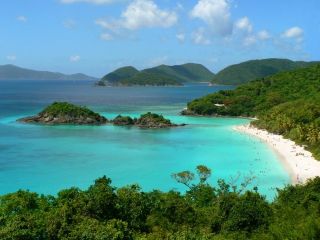 Карибские острова (Карибские острова) - идеальное место для экзотического отдыха, где белый песок лежит на пляже, создавая великолепный лазурный синий цвет с синим морем