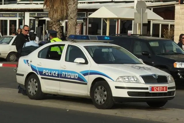 На міських вулицях поліція теж не рідкість, але в Ізраїлі завдання поліцейських не карати водіїв, а запобігати порушенням правил