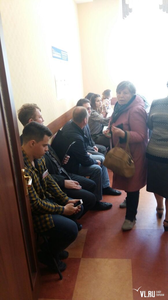 15: Депутата Вельгодского знову помітили на території школи № 3
