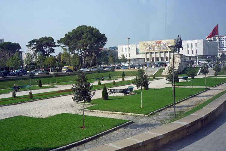 Музейна установа складається з восьми павільйонів, кожен з яких познайомить вас з історією країни, представить картини первісних часів і освітить життя сучасної Албанії