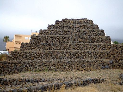 Піраміда Гуїмар (Тенеріфе) - одне з шести подібних споруд, імовірно побудованих місцевими землеробами