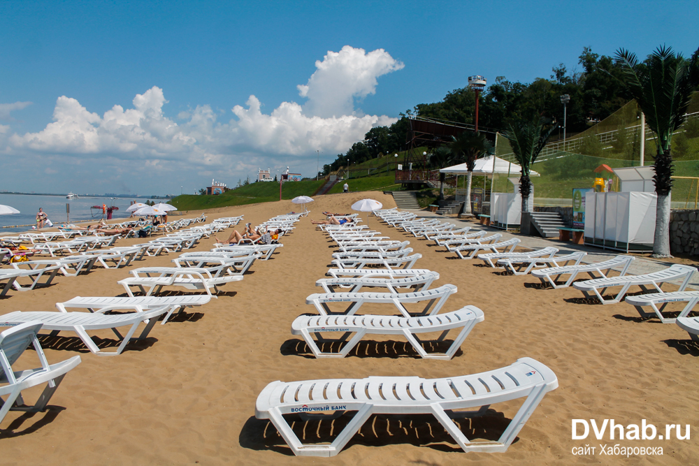 Ще одне з улюблених хабаровцями місць відпочинку - пляж на «займанщини»