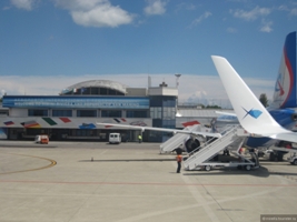 Аеропорт Ріміні розташувався в містечку Мірамар, в 8 км від міста Ріміні і в 16 км від міста Сан-Марино