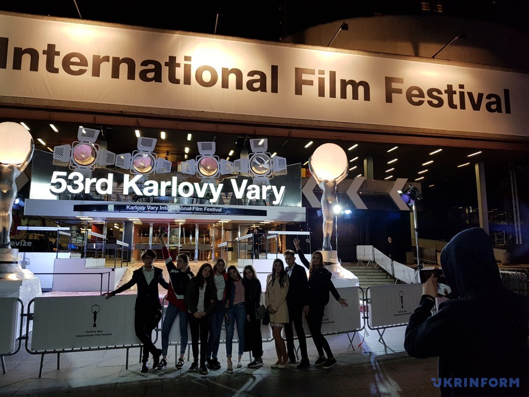У Карлових Варах (Чехія) в п'ятницю відкривається 53 міжнародний кінофестиваль, в програму якого, зокрема, - три українські фільми