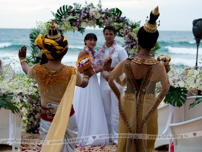 На Землі величезна безліч райських куточків, як ніби спеціально створених для проведення таких романтичних урочистостей, як весілля в Таїланді з Кемерово