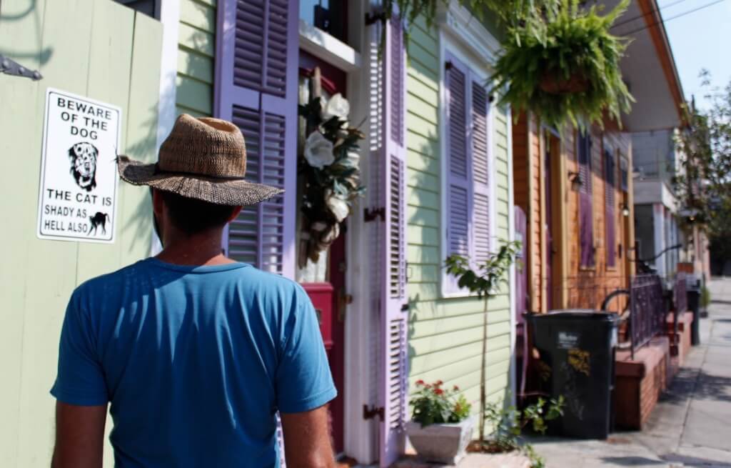 Французький квартал в Новому Орлеані, мабуть, єдине місце в США, де намисто у сучасної жінки все ще викликають не менший захват, ніж у тубілки часів Кука