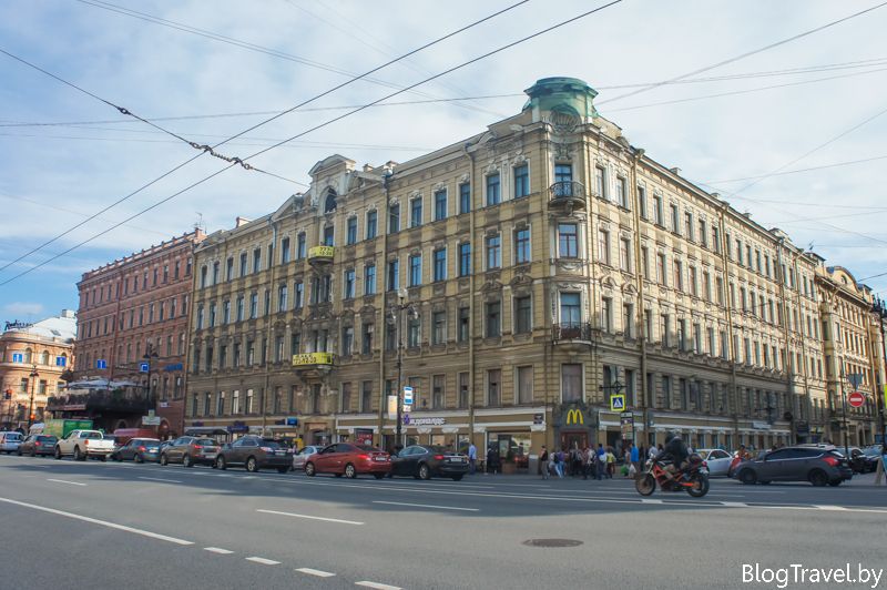 Невський проспект у Санкт-Петербурзі