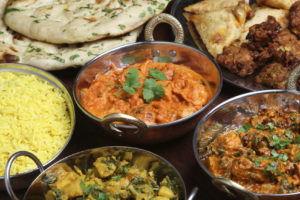 Вирішити питання можна впевнено і спокійно - озброїтися списком найбільш поширених місцевих страв, вивчити ціни в туристичній Індії на їжу і харчуватися за своїми мірками