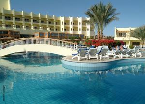 Palm Beach Resort - пляжний готель 4 зірки на першій лінії, що знаходиться в 7 км від Хургади