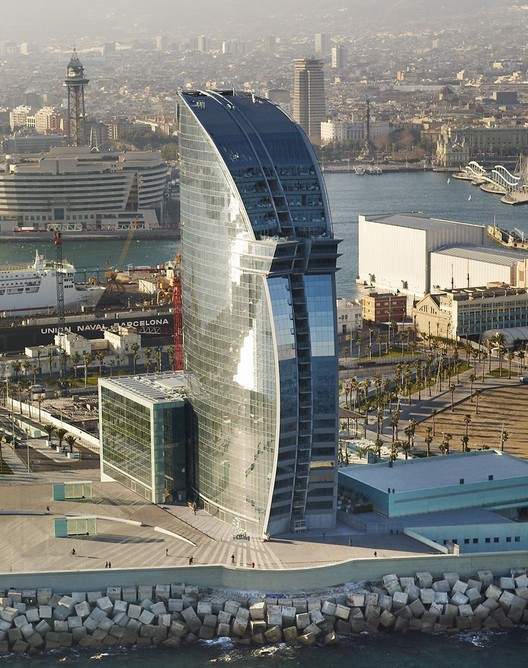 W Barcelona Hotel / Рикардо Бофилл   © Рикардо Бофилл   + 40   © Рикардо Бофилл   Текстовое описание предоставлено архитекторами