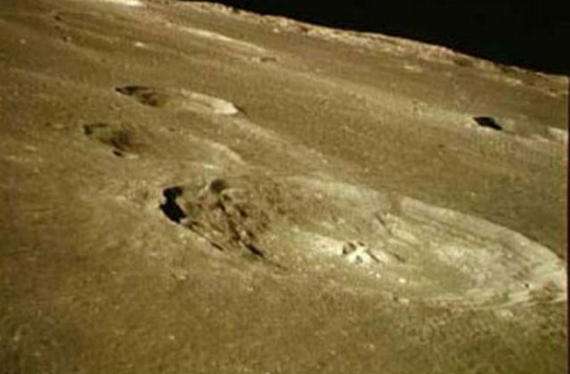 Оскільки ніяких воднево-кисневих молекул не було виявлено ніде, крім центральної частини кратера, Клима та її команда зробили логічний висновок, що вода прийшла з глибини супутника, а не була занесена з космосу