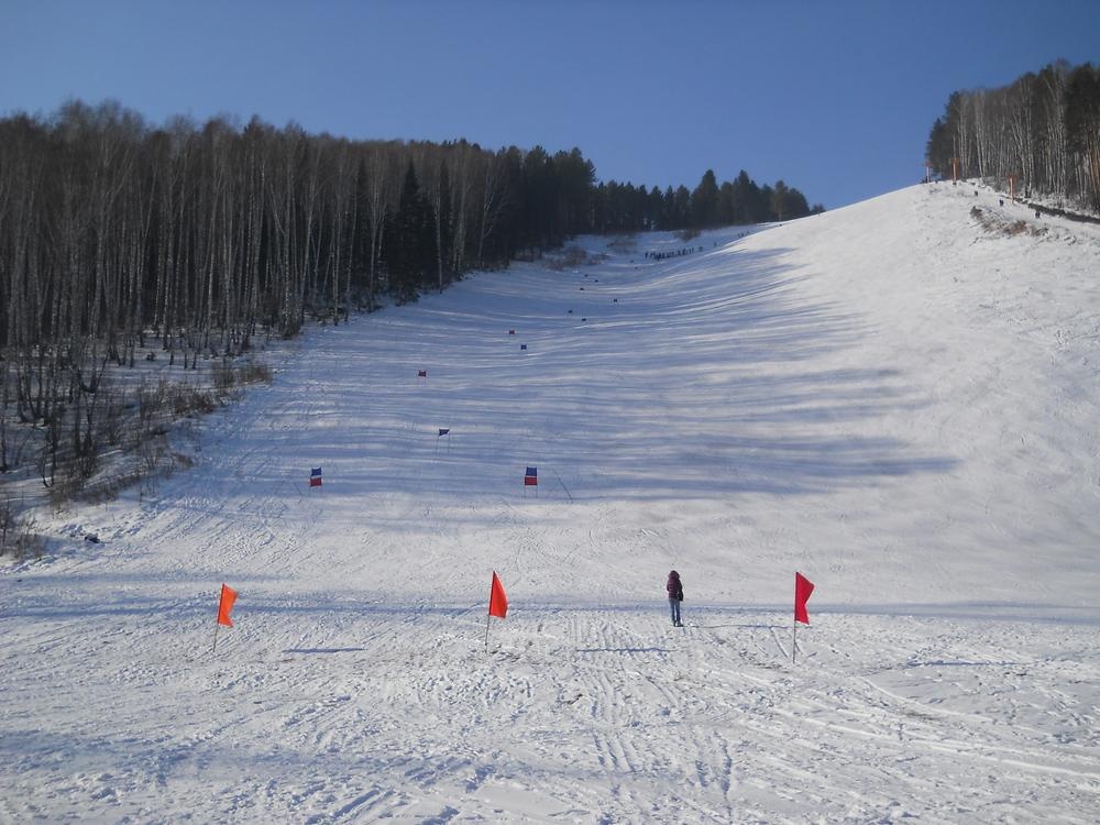На території гірськолижного комплексу базується дитячо-юнацька   школа з гірських лиж