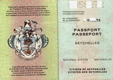 Якщо ви тривалий час проживаєте на Сейшельських островах, а саме не менше п'яти років, досконально володієте англійською або французькою мовою;  були судимі;  готові відмовитися від попереднього громадянства - краще отримати громадянство Сейшел через натуралізацію