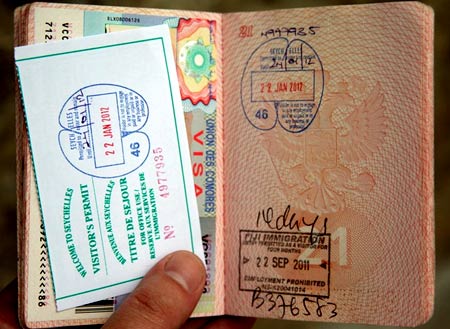 Для того щоб здійснити подорож на Сейшельські острови, потрібно перевірити термін дії свого закордонного паспорта