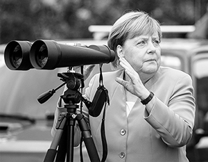 Інтернет-користувачі бурхливо відреагували на новину про те, що канцлер Німеччини Ангела Меркель оглянула в бінокль російську військову базу, відвідавши грузинське село Одзісі на кордоні з Південною Осетією