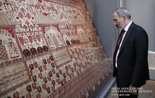 Прем'єр-міністр Вірменії   Нікол Пашинян   разом з Католикосом Усіх Вірмен Гарегіном Другим відвідав виставку «   Вірменія   »В Метрополітен-музеї в Нью-Йорку