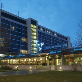 Готель - сучасний курорт і конференц-центр - була відкрита в червні 2005 року