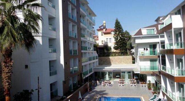 У «Клеопатра Атлас Готель» (Аланія), як і в багатьох курортних готелях Туреччини, впроваджено концепцію «Все включено»