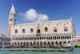 Історія Палацу Дожів у Венеції (   Італія   ) Починається в 810 році, коли дож Анджело Партичипаціо виділив для будівництва палацу маленький острів з видом на Бачино ді Сан Марко, і почалося будівництво дерев'яної фортеці, яка примикала до будинку дожа і першого собору святого Марка