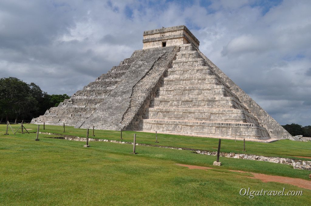 На півострові Юкатан безліч древній міст майя і цікавих пірамід